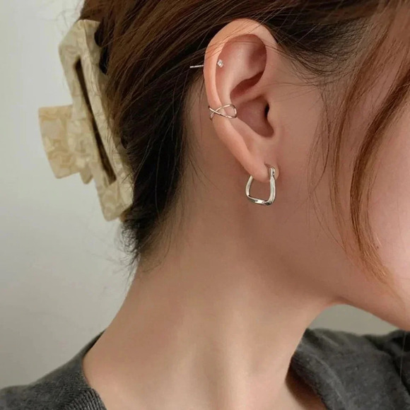 925 Sterling Silver Triangle Hoop Earrings Minimalist Small Hoop Earrings - Picture 7 of 7